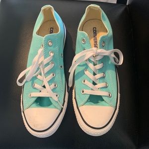 New! Ladies Converse Sz. 9